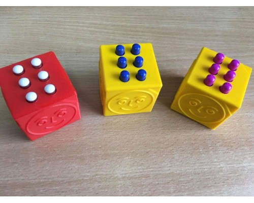 Емоційний куб з механічними кнопками